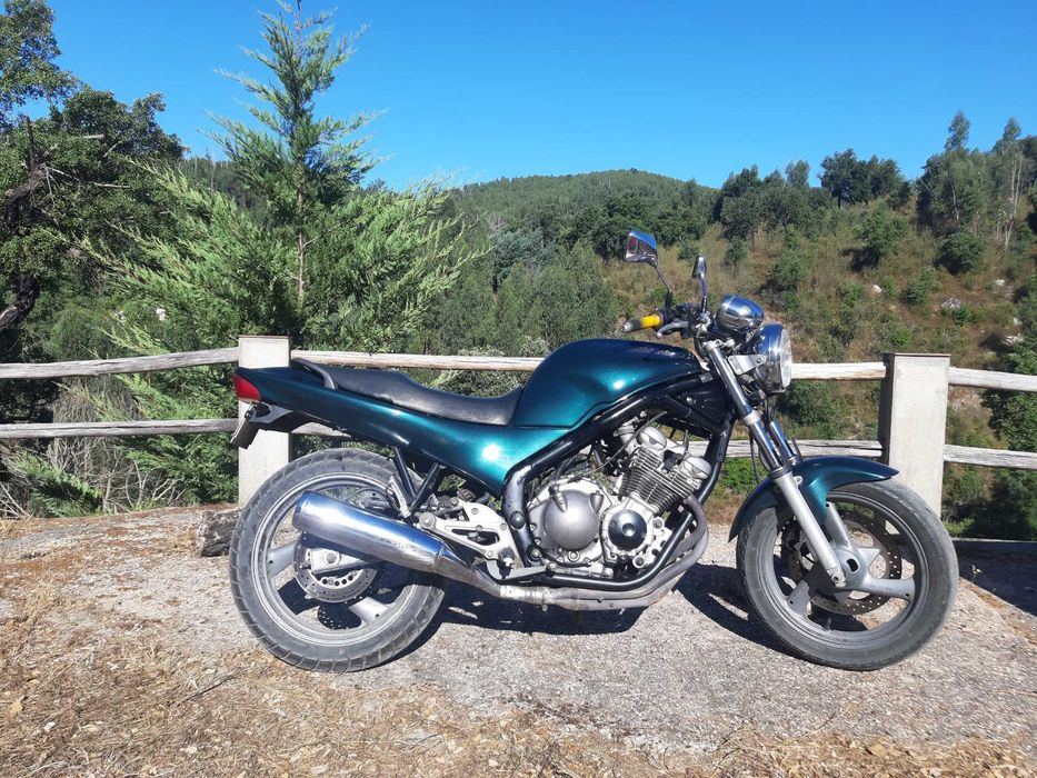 XJ 600 S Yamaha de 1996 em excelente estado!