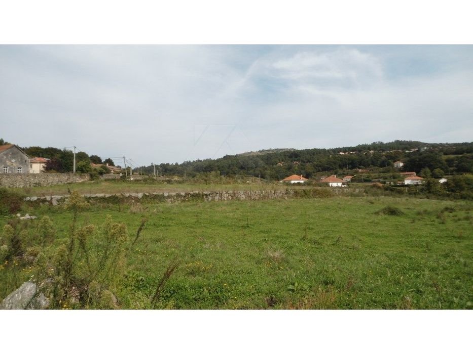 Terreno c/ 58.000m2 em Padornelo