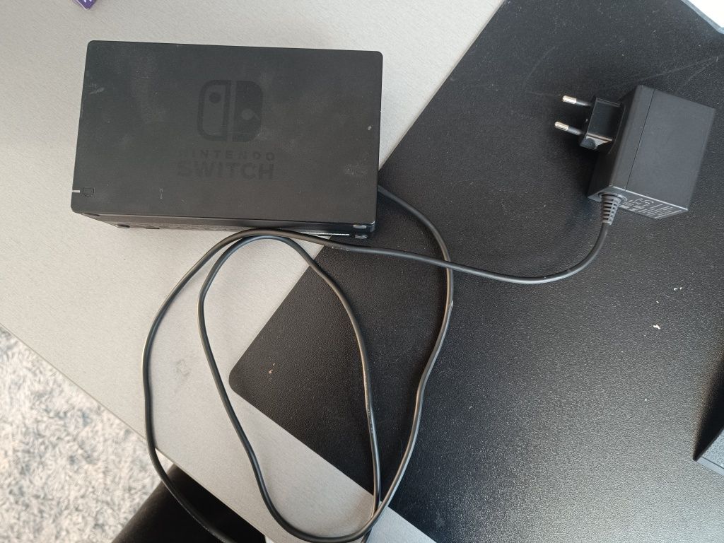 Konsola Nintendo switch  z 5 grami i 32GB pamięci