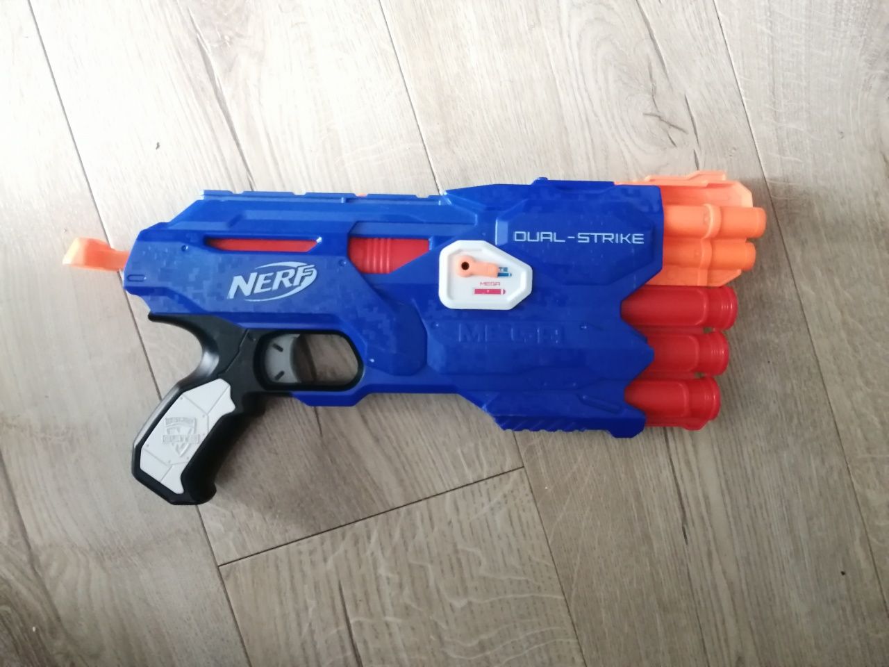 Nerf Dual Strike.