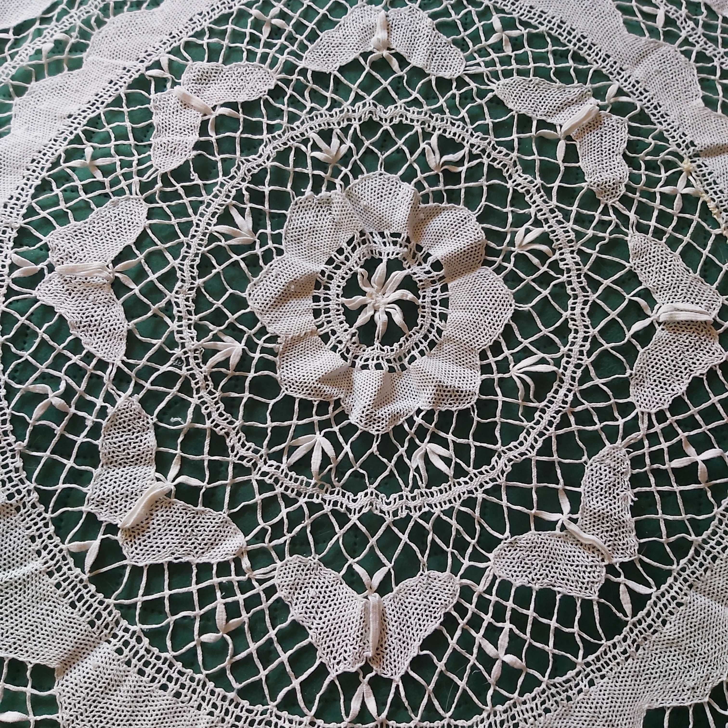 Tablecloth vintage lace filet guipure technique  round table d 105 cm