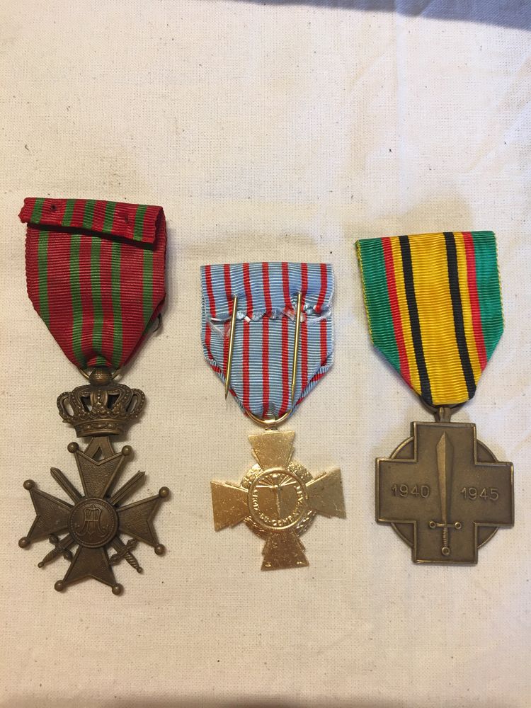 Medalhas de guerra antigas belga e francesas