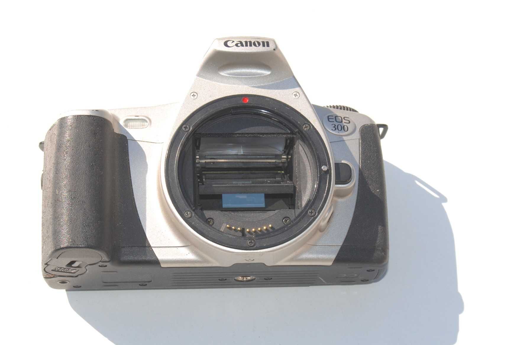 Stary aparat analogowy Canon EOS 300 body antyk