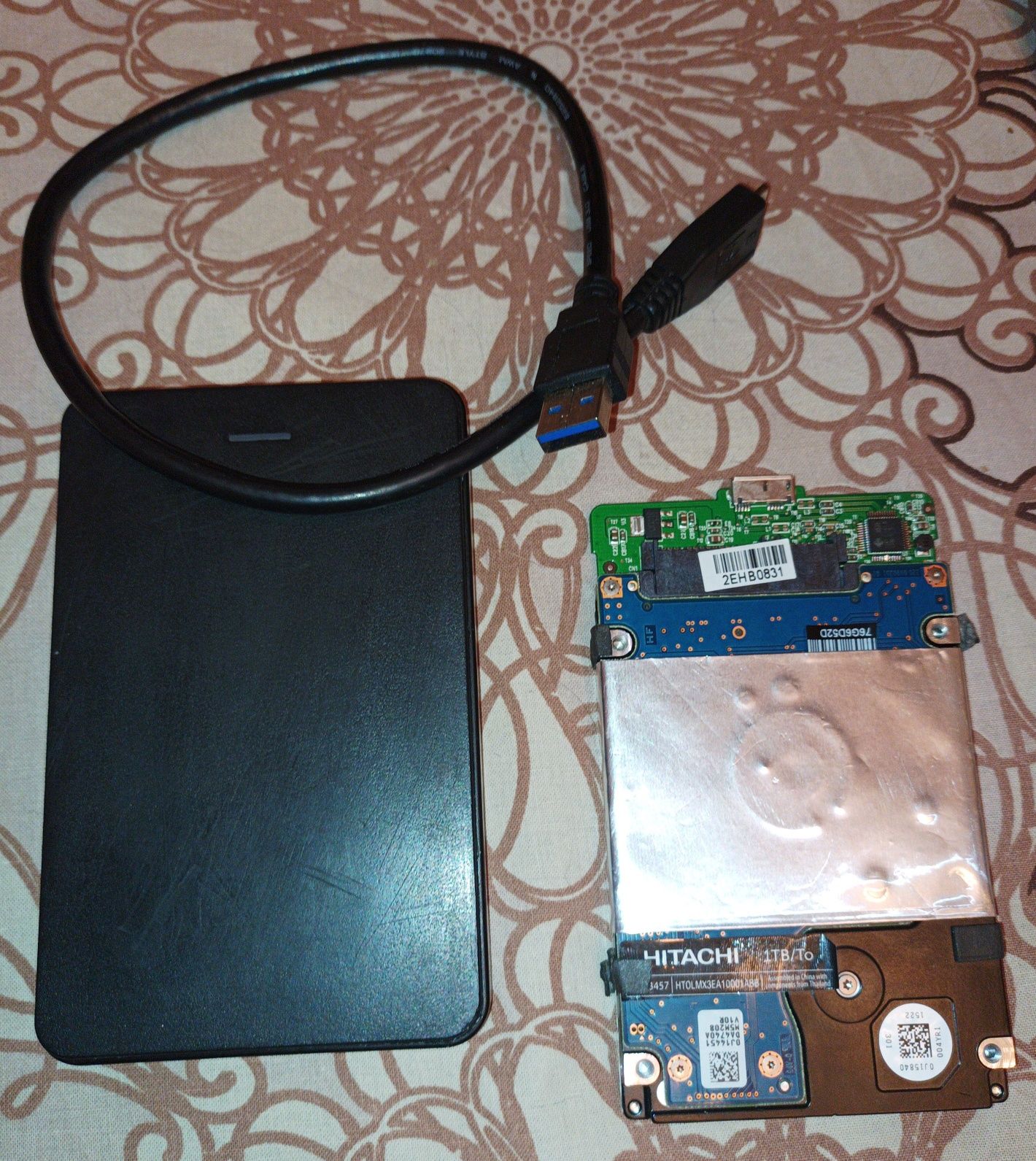 Внешний ж/д для ноутбука HITACHI HDD 1Tb  6.0Gb/s  USB 3.0