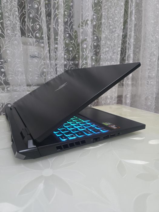 Acer Nitro 16/180Hz/Ryzen 9 8945HS/RTX 4070 140W/SSD:1TB/DDR5 5600