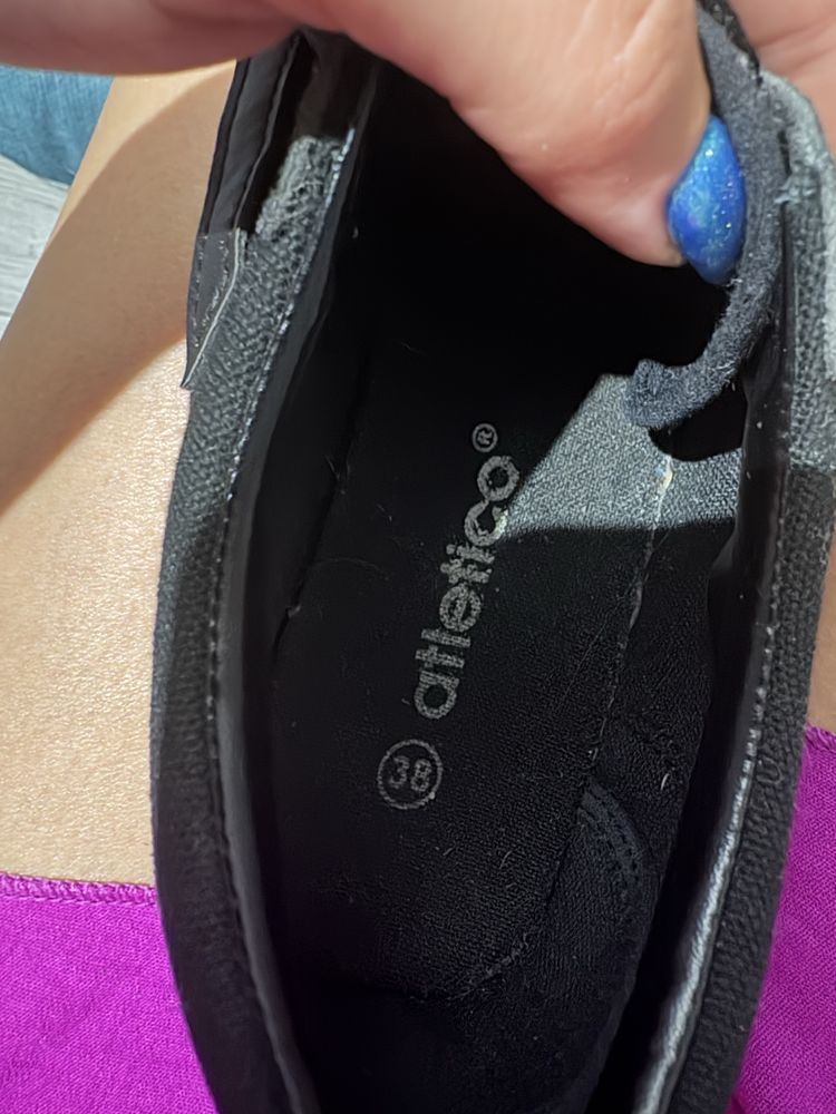 Sprzedam buty adidasy prawie jak nowe ubrane max 3 razy