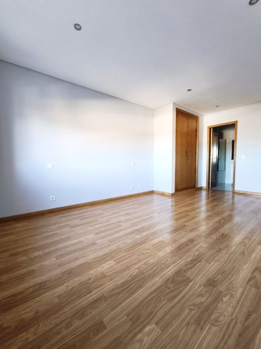 Apartamento T2 em Condomínio Privado – Localização Premium Grijó