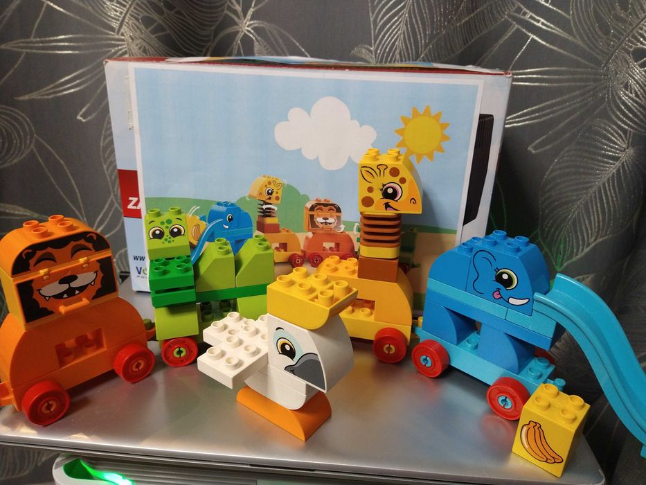 LEGO DUPLO Pociąg ze zwierzątkami 10863