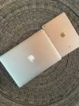 MacBook Air 2017, sem marcas, usado na faculdade apenas