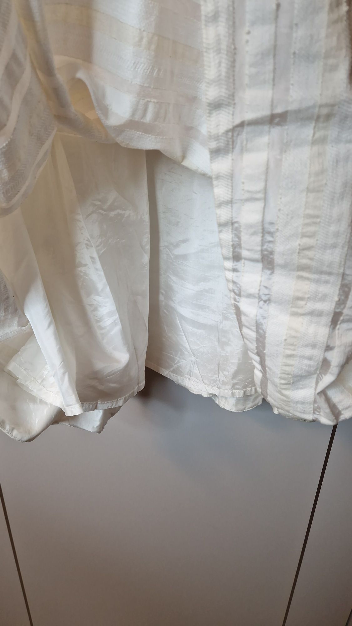 Elegancka sukienka Simple r. 42 beżowe kolory