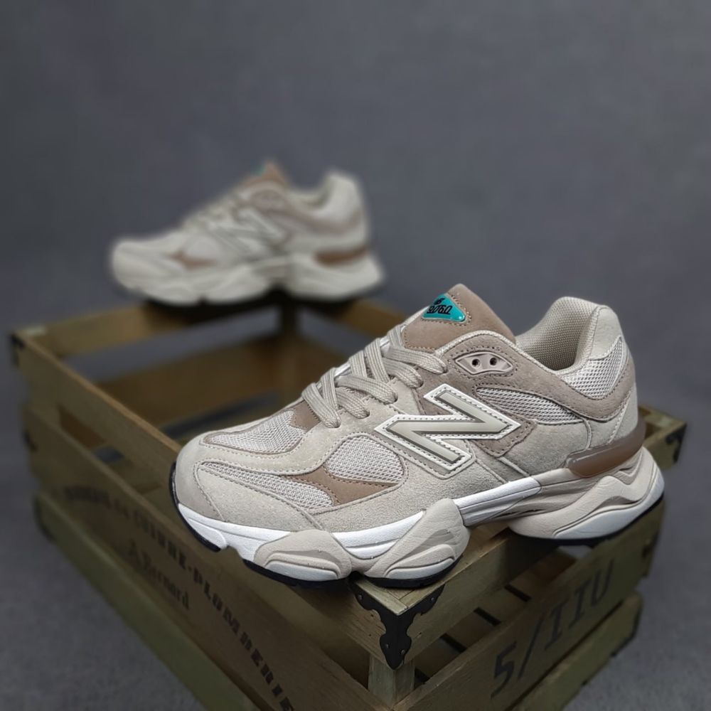 Жіночі кросівки New Balance 9060