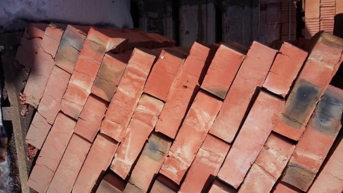 Цегла червона, біла, вогнетривка