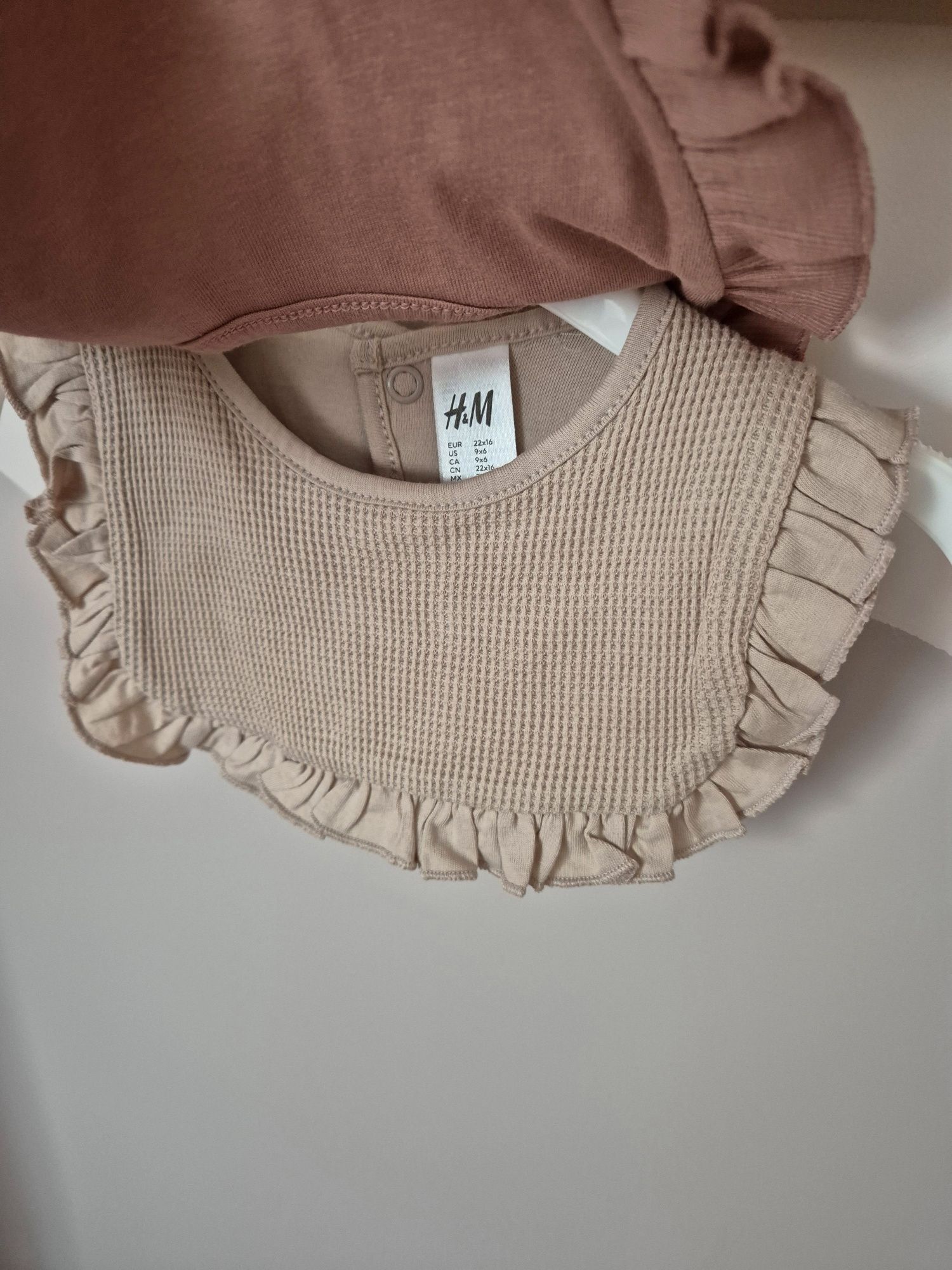 Śliniak ślimiaczki 2 szt. H&M falbanka piękny napy boho na każdą okazj