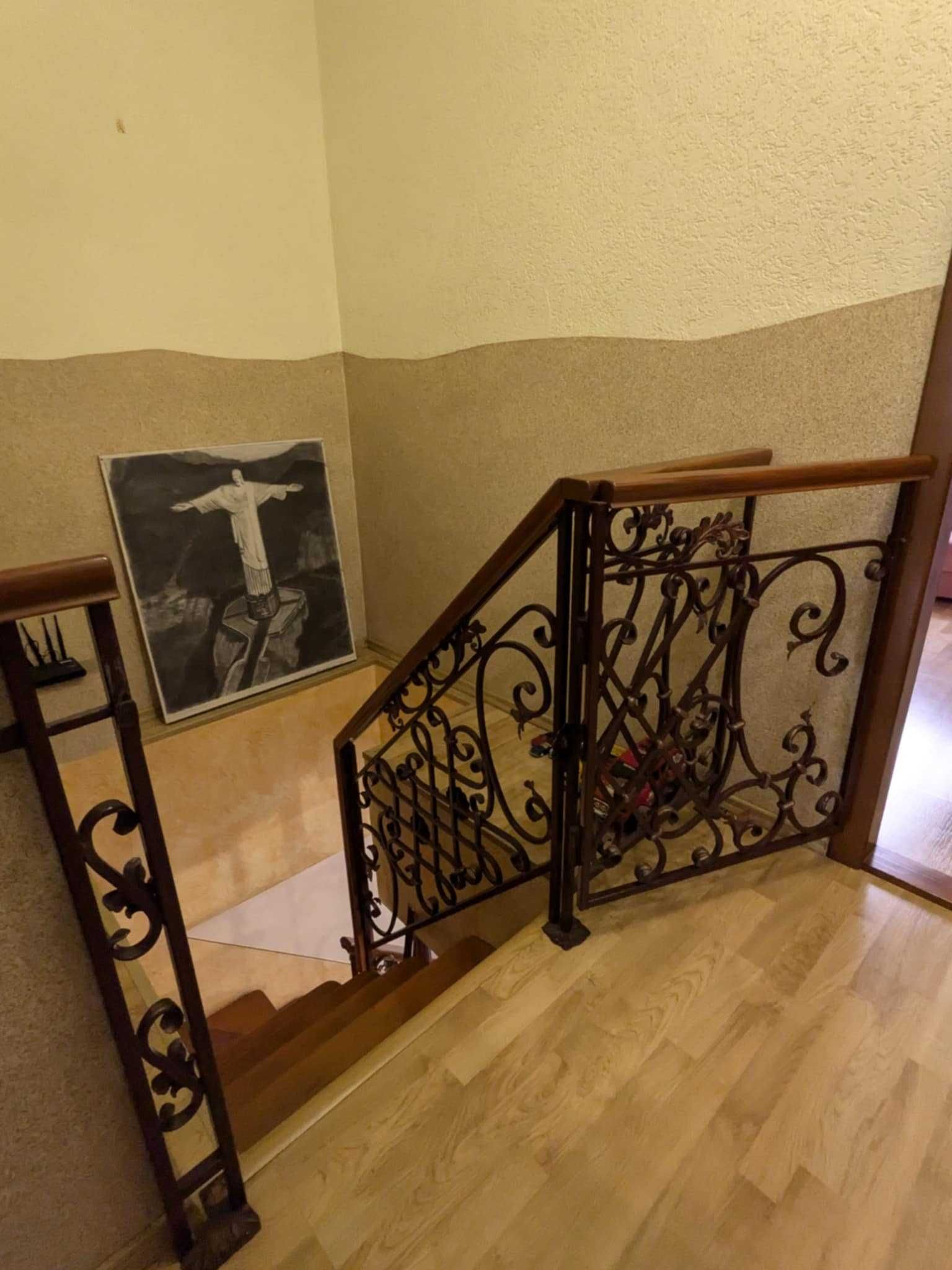 Дворівнева квартира в центрі міста вул.Донцова.