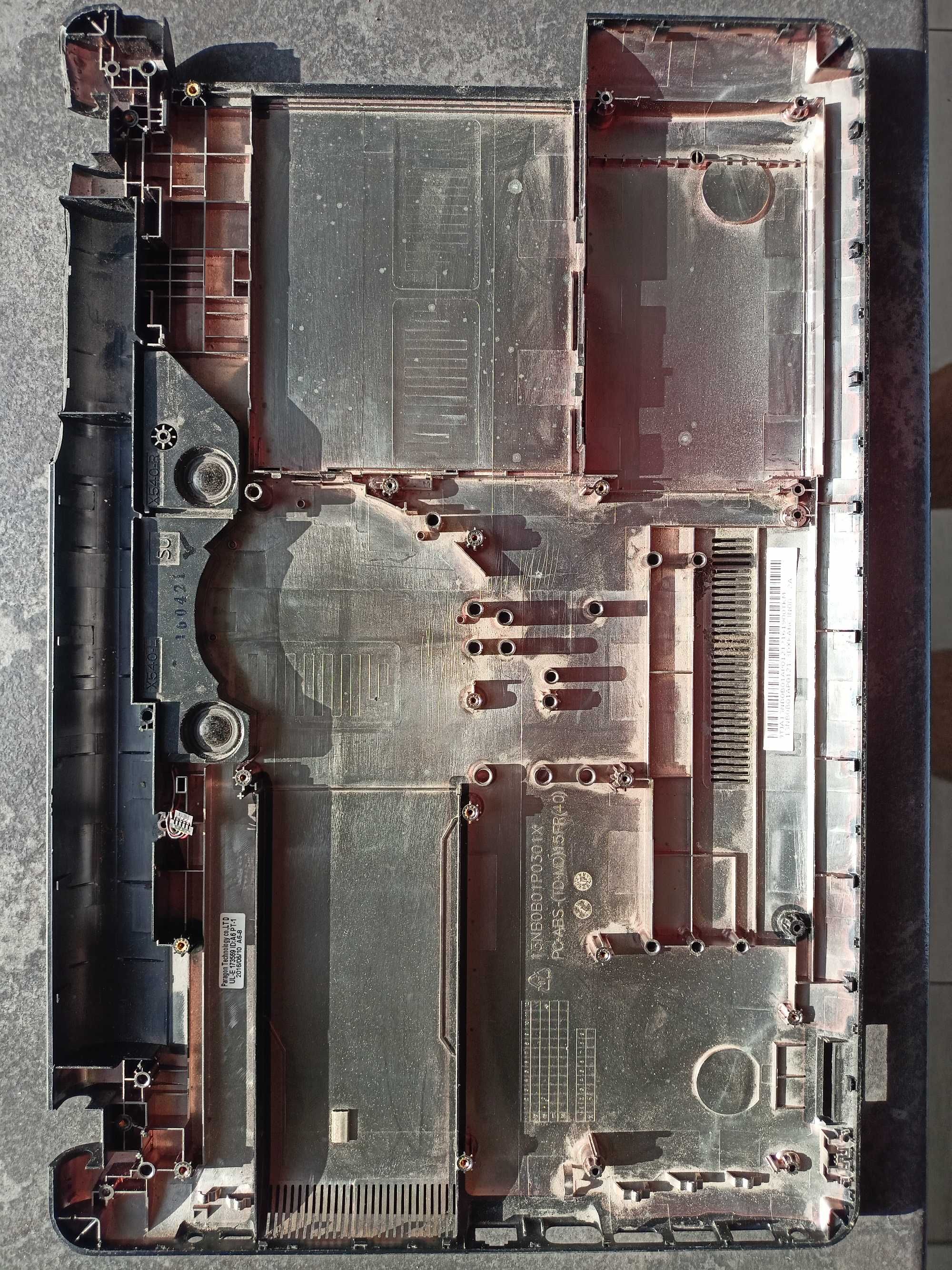 ASUS Notebook R540L 15,6" - dolna obudowa laptopa z klawiaturą