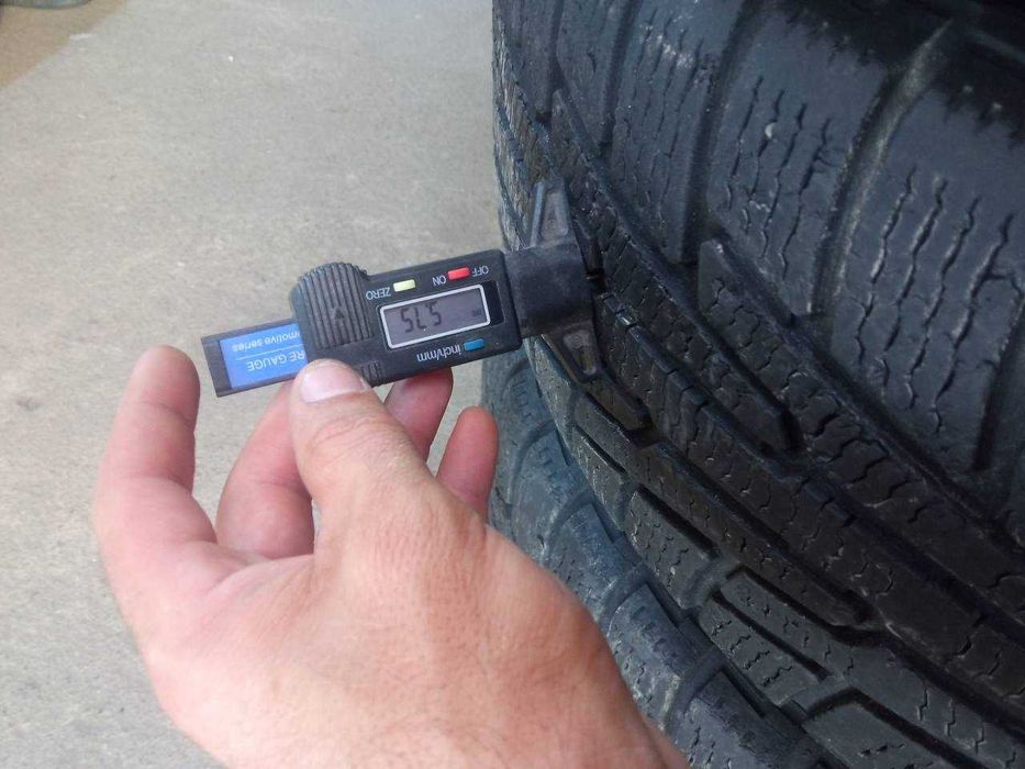 Резина 225 60 18 в гарному стані