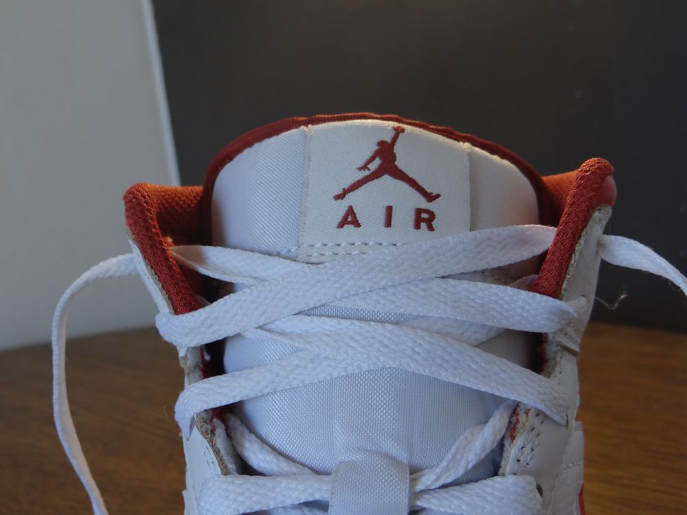 Air Jordan Mid Se