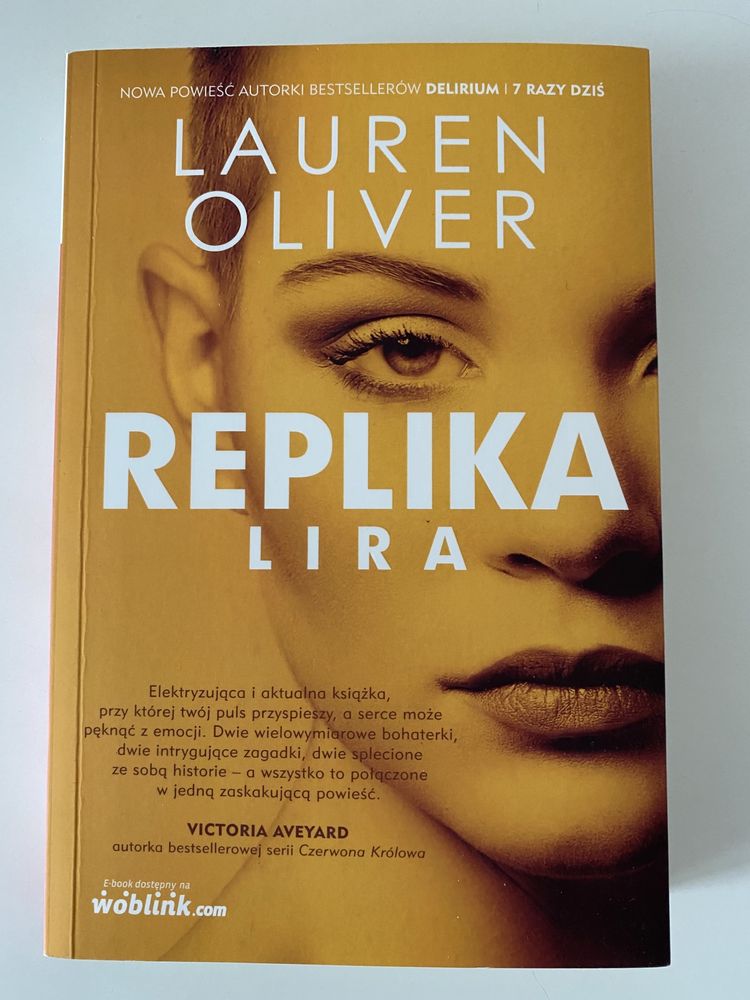 „Replika” Lauren Oliver -nowe