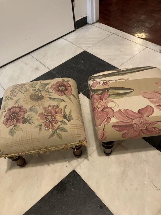 Duas banquetas em bom estado