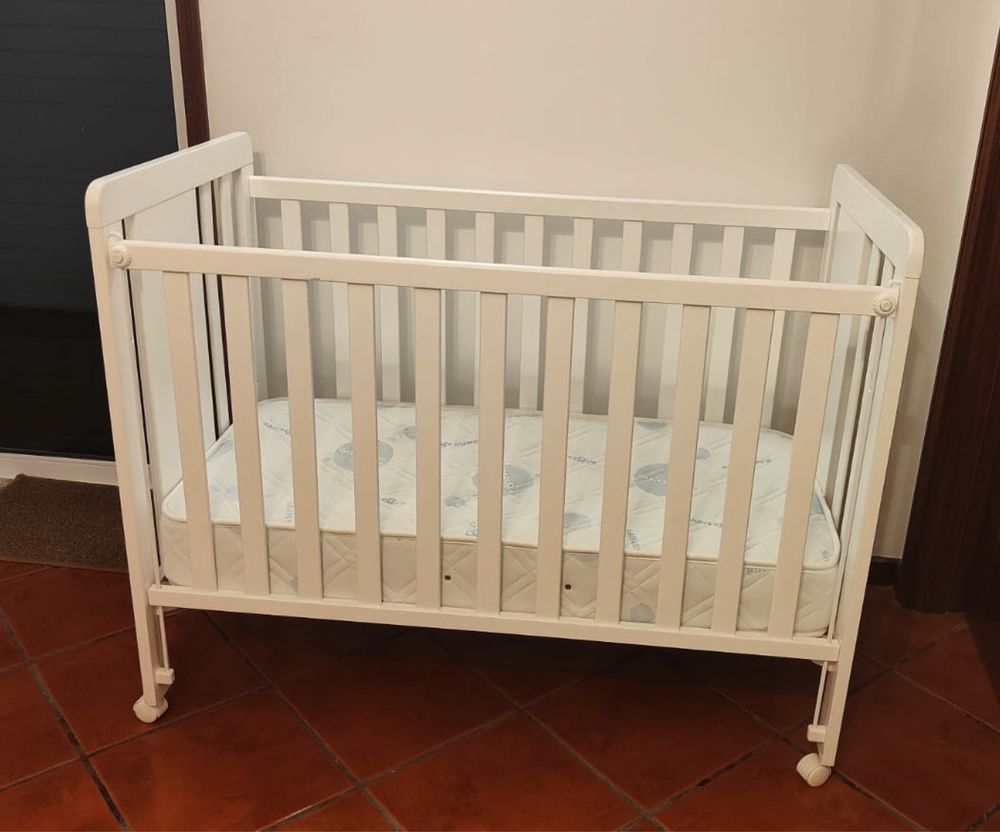 Cama Grades branca marca micuna