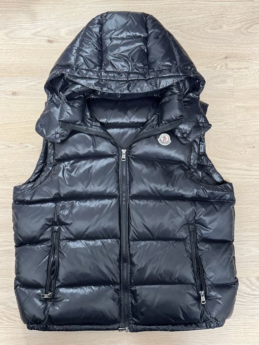 moncler west жилетка