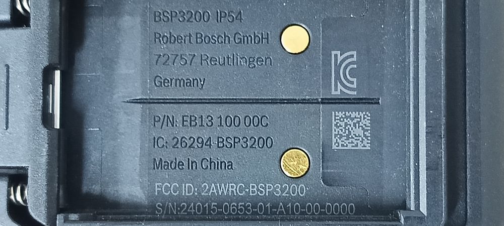 Uchwyt. Podstawka Bosch Do Smartfona z ładowarką indukcyjną.