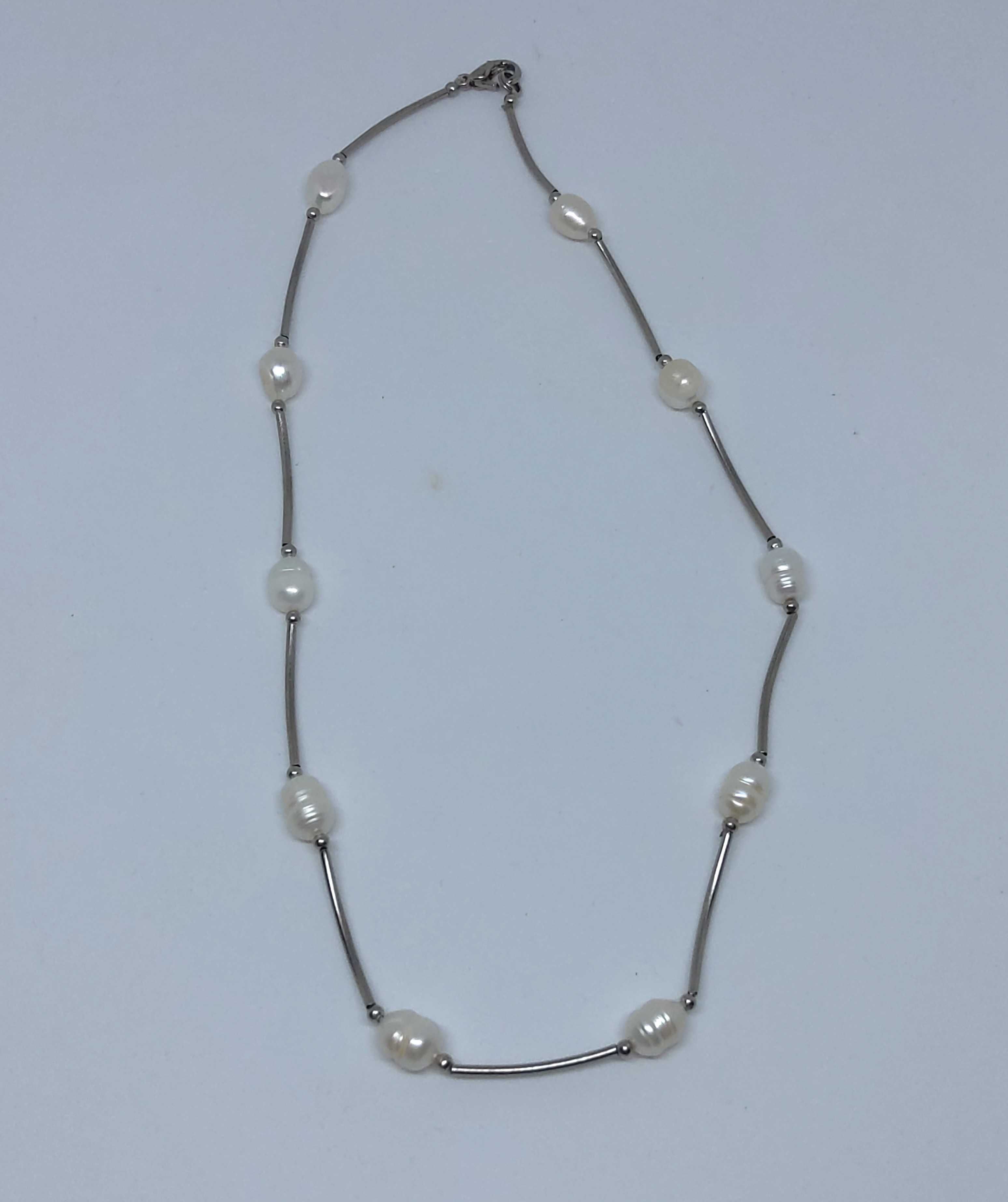 Naszyjnik łańcuszek posrebrzany z perełkami perły