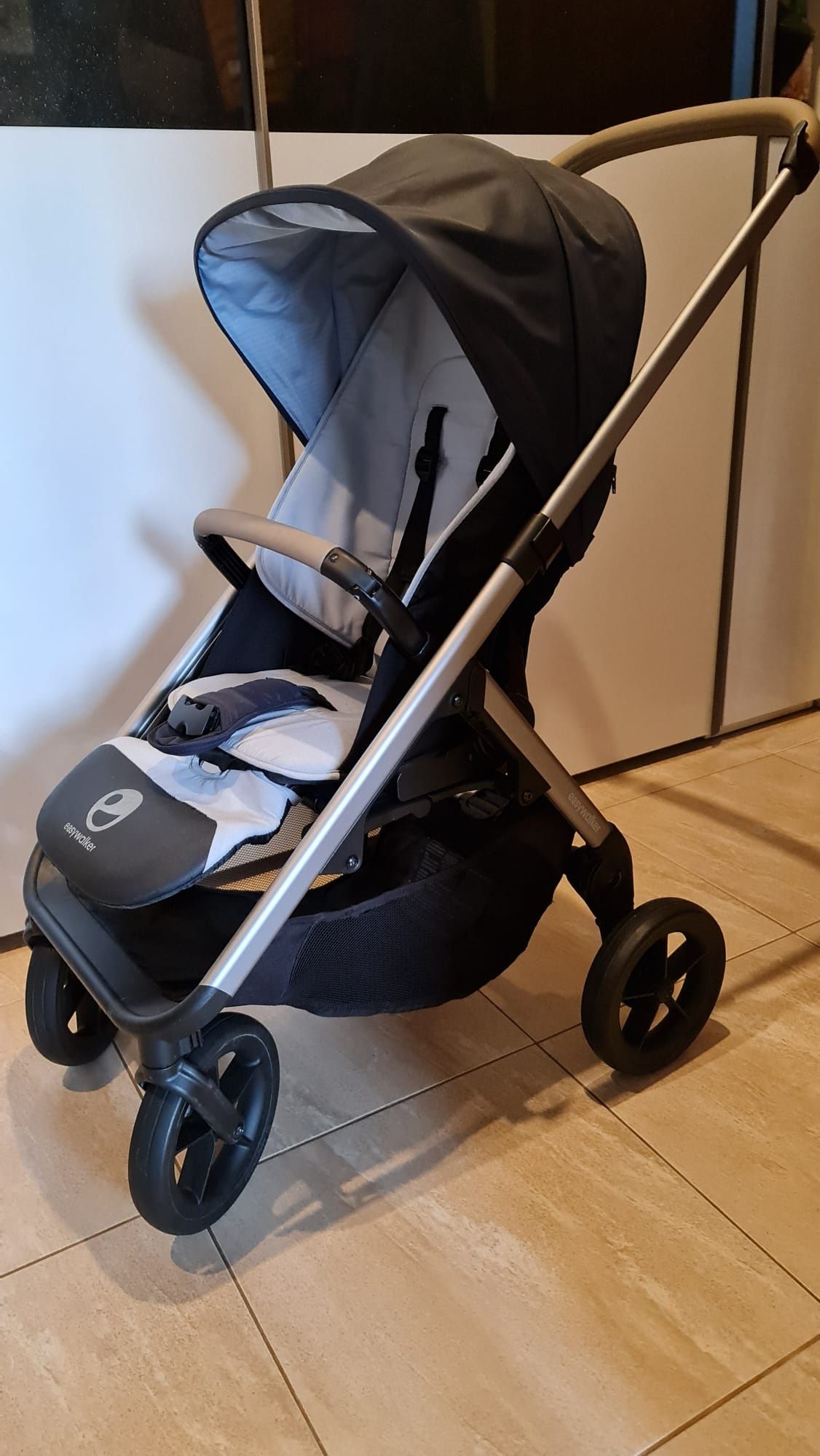 Sprzedam Wózek Easywalker Mosey+ czarno-szary 2w1 + adaptery