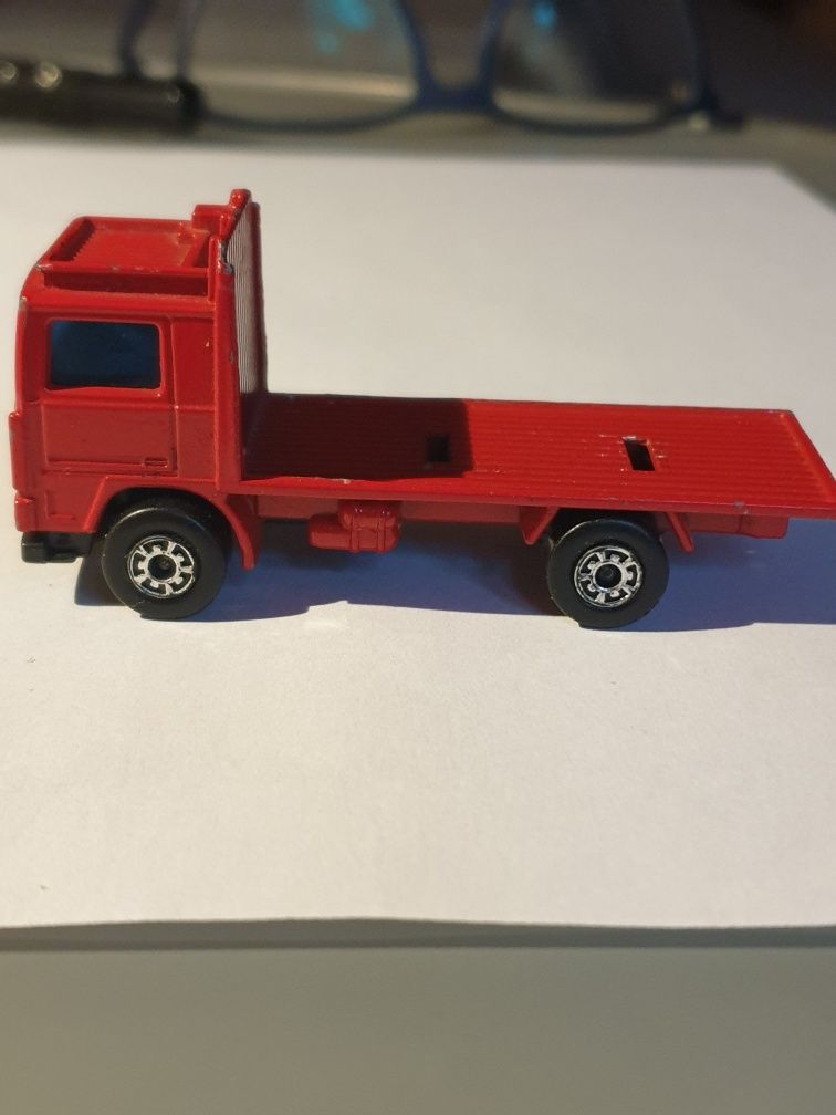 VOLVO Matchbox  skala 1:90 -rok 1981 .