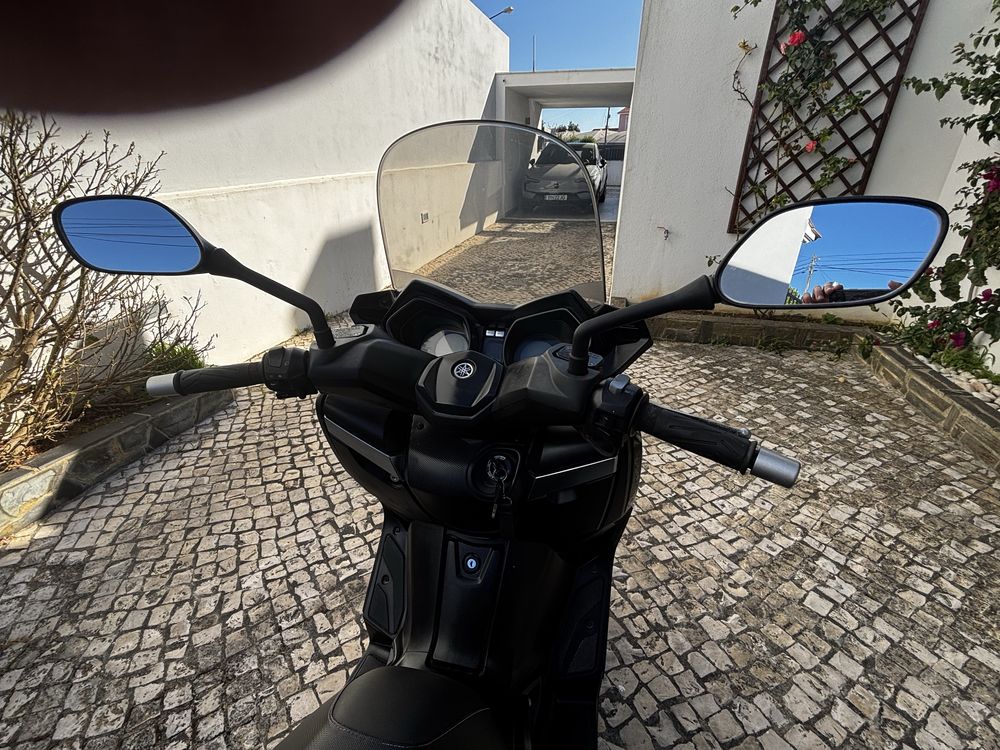 Yamaha xmax 250…