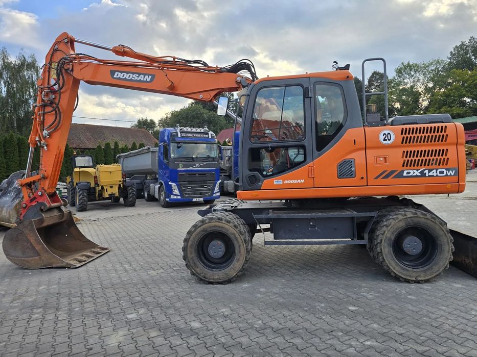 Doosan DX 140W-3  Jak nowa