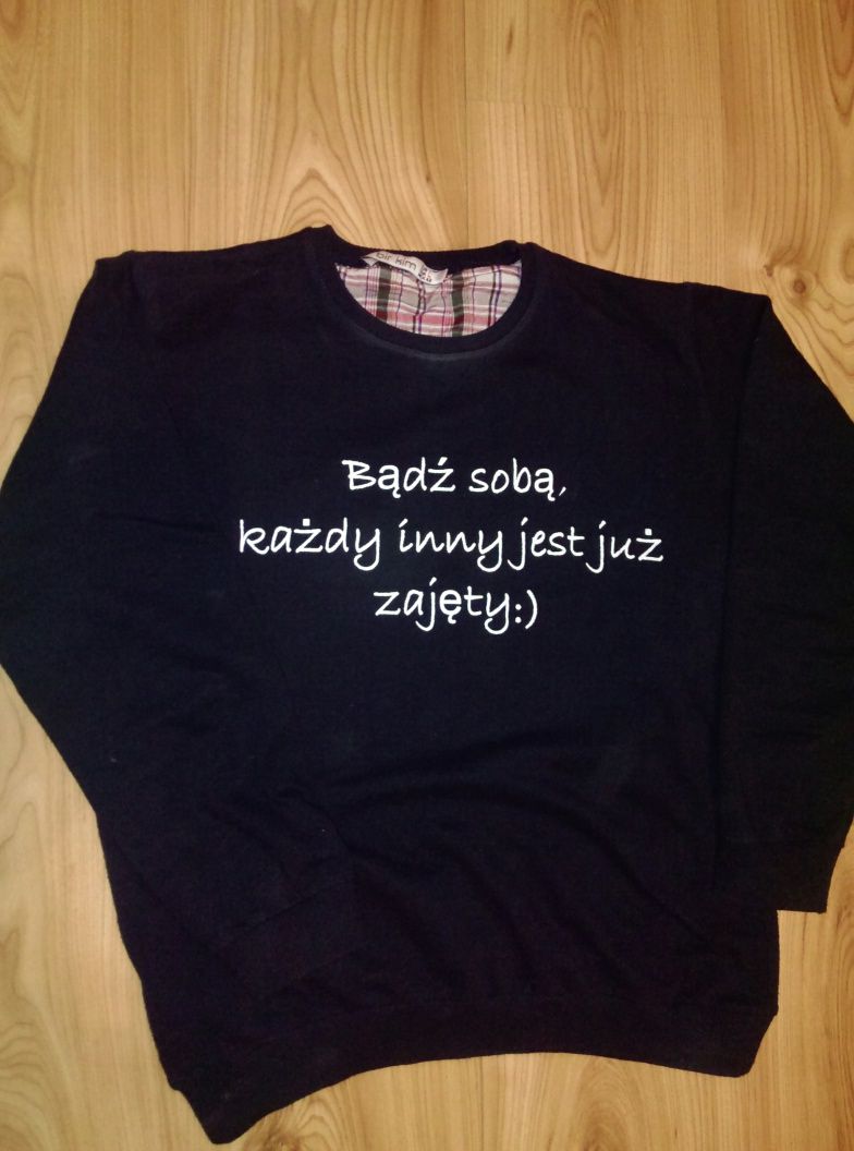 Bluza z napisem bądź sobą