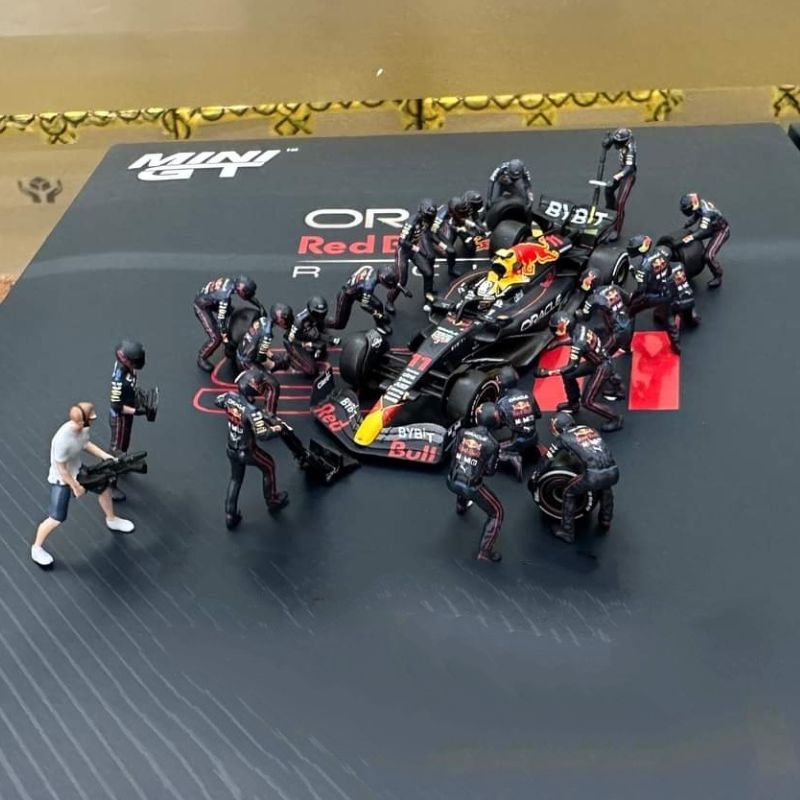 Mini GT Formula 1 redbull 1/64 max verstapen