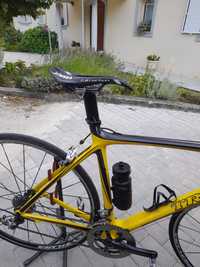 Bicicleta trek  Madone  5.5 carbono.