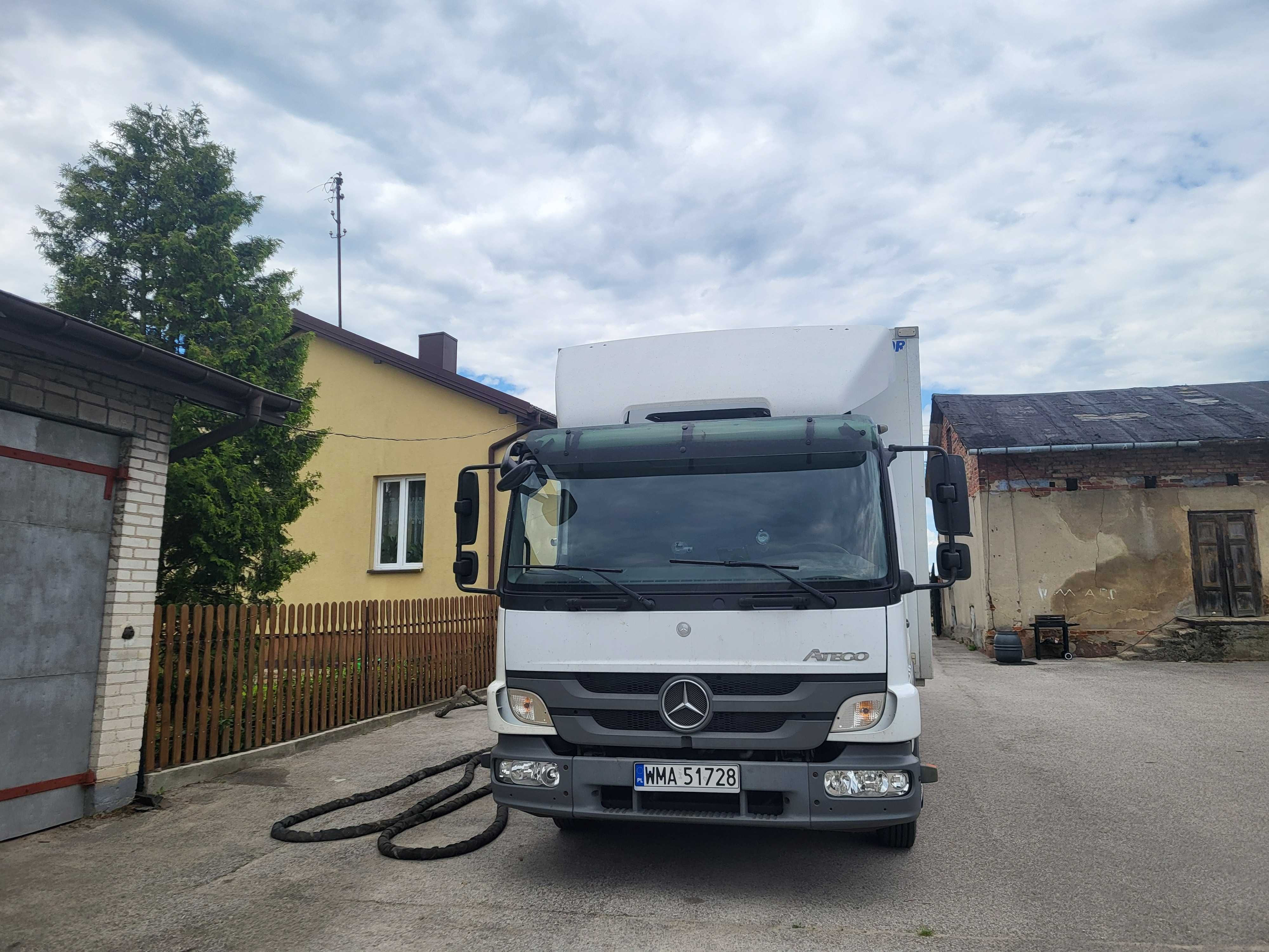 Ocieplanie pianka poliuretanową dachu, stropu, poddaszy itp