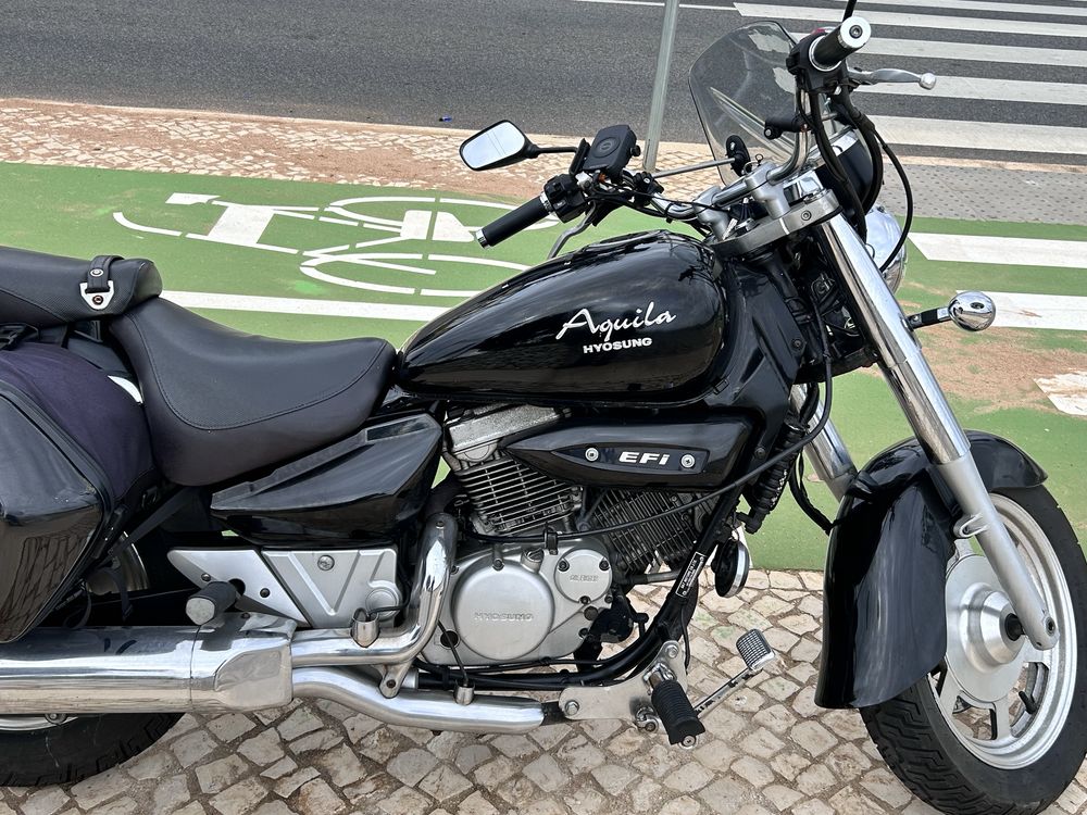 Hyosung GV 250 com extras