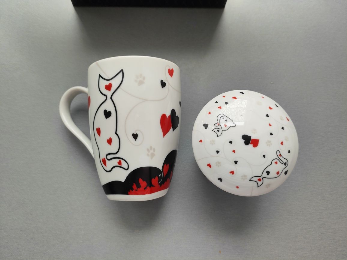 Nowy Kubek w kotki porcelana Bogucice z zaparzaczem
