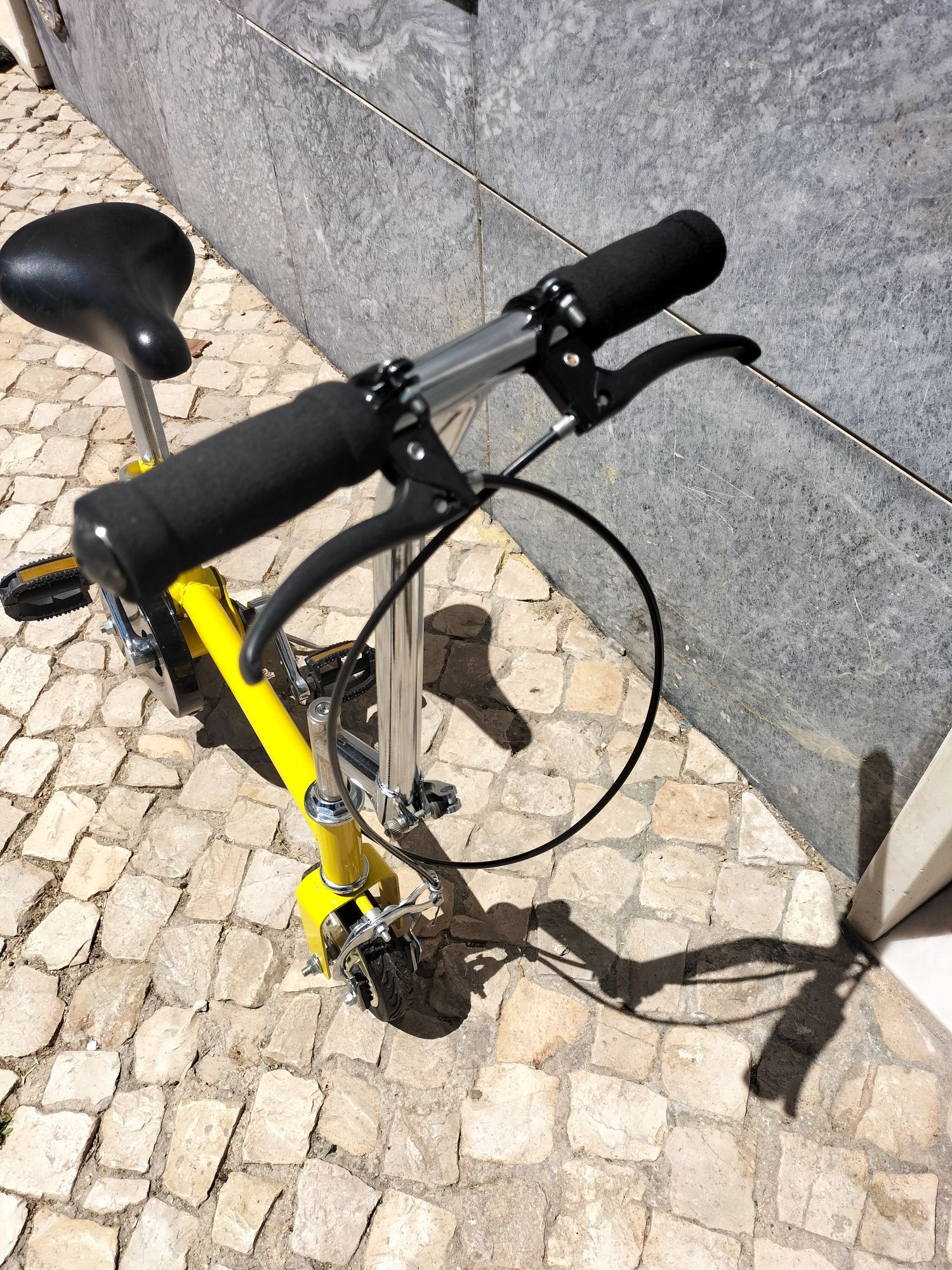 Mini bicicleta como nova