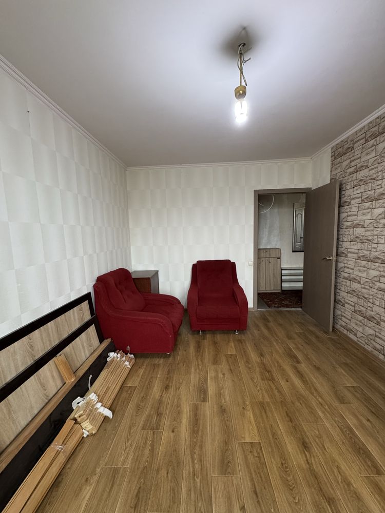 продам 3-ю квартиру ул. Амосова