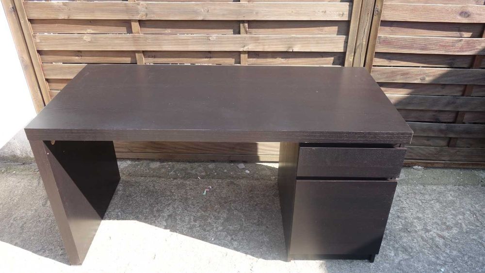 Biurko IKEA Malm czarnobrąz blat