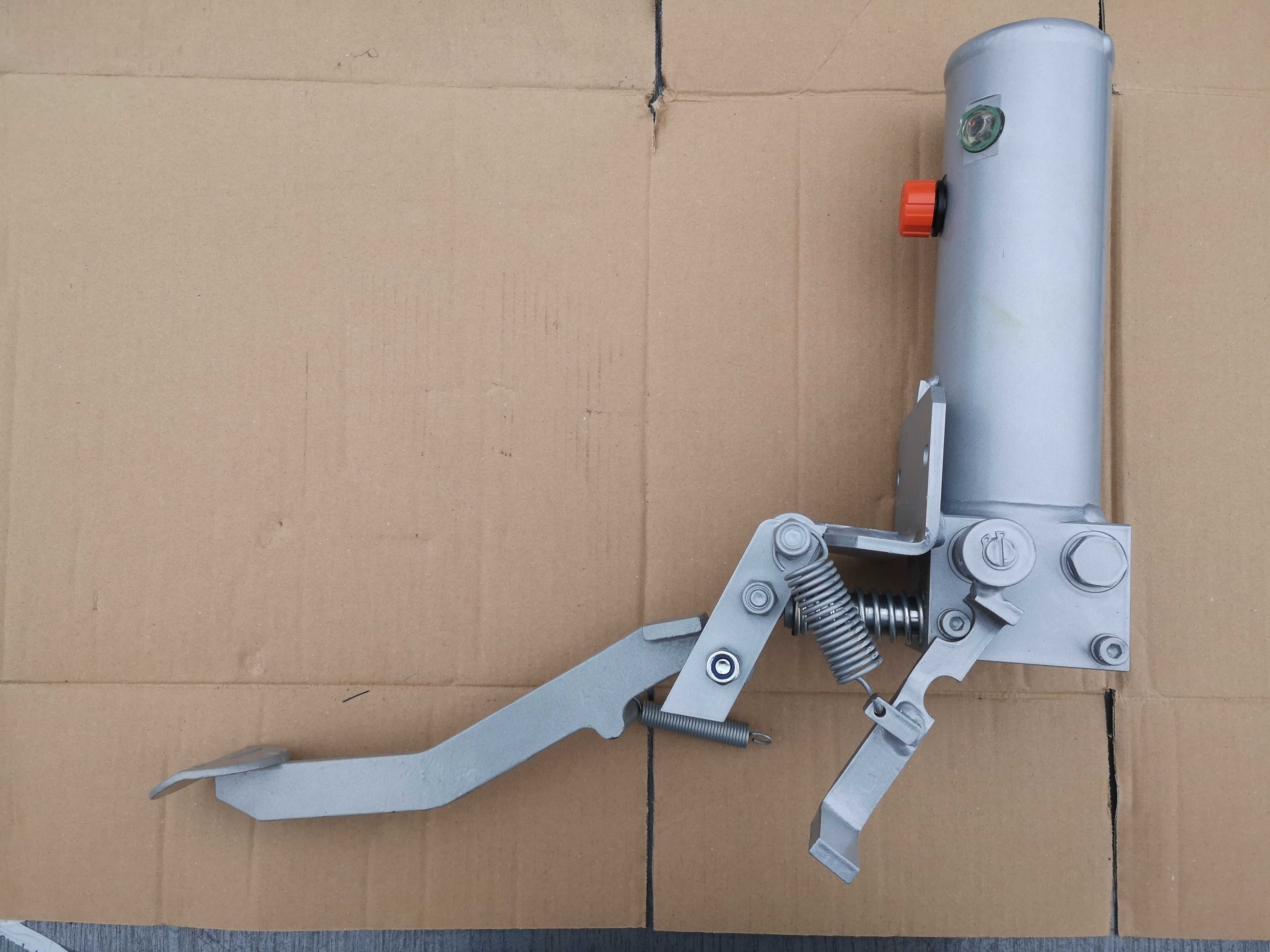 Pompa hydrauliczna nożna 260bar zbiornik na olej 3L. i 1,5L.