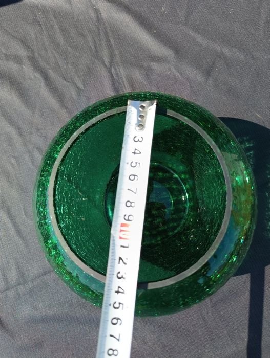 Stylowy zielony wazon