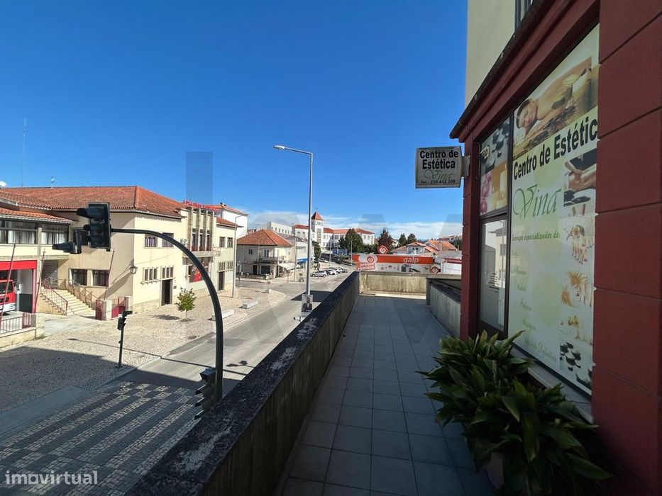 Loja Comercial, no Centro de Tábua