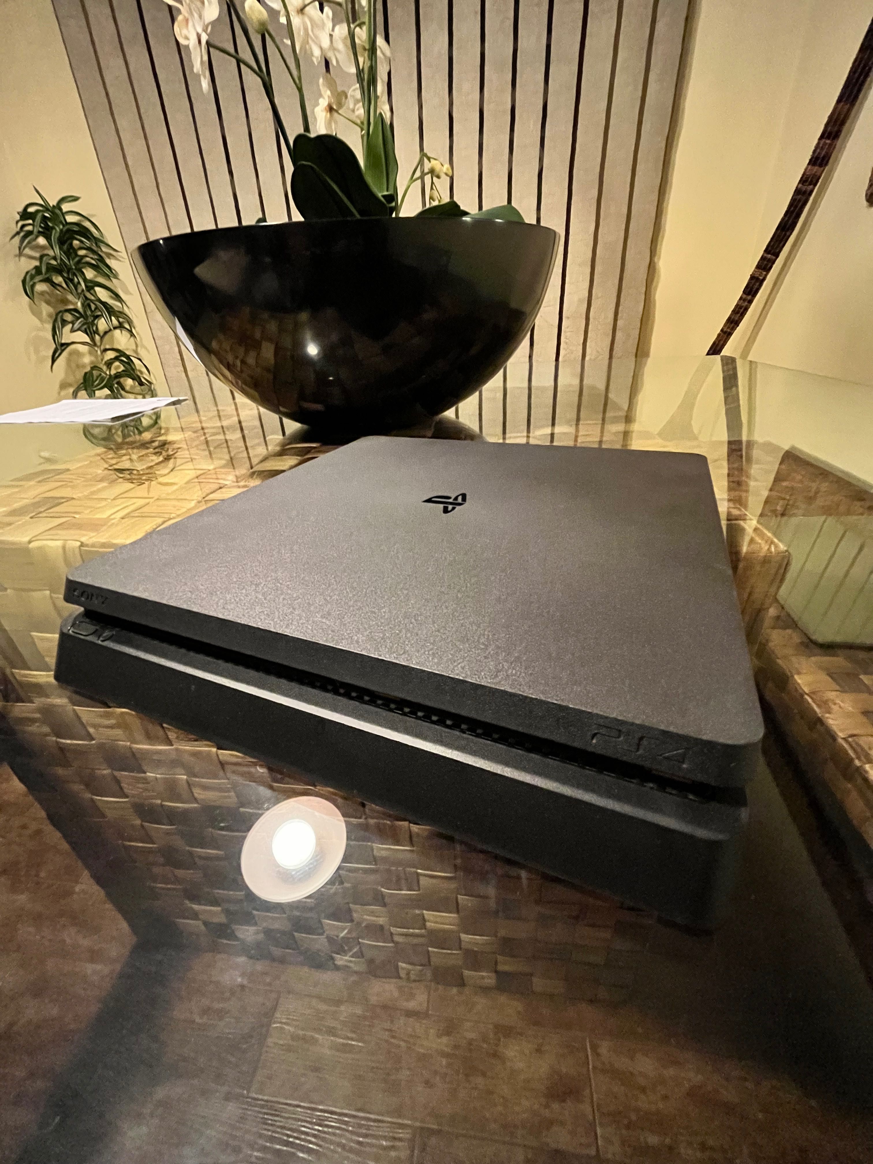 Playstation 4 slim 1 T