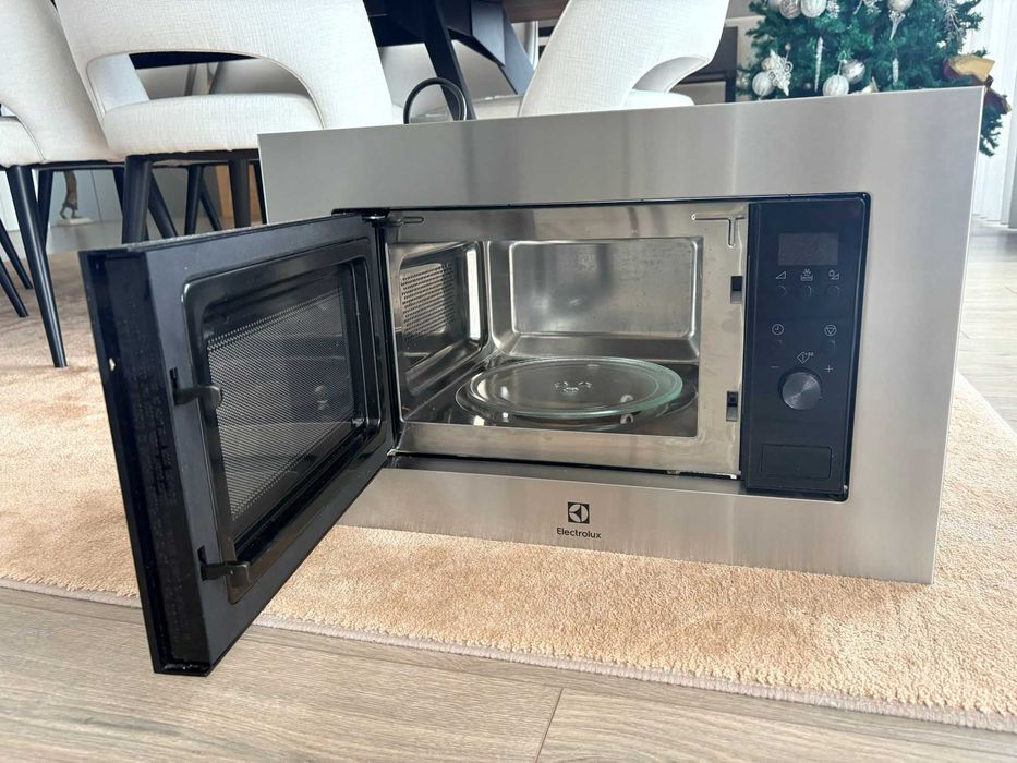 Microondas de encastre EMS2203MMX como novo. 380x560x350