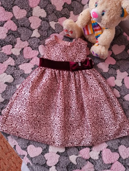 Нарядное платье на девочку