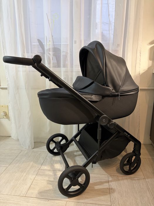Продам коляску anex eli 2в 1