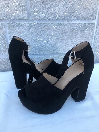 Sapatos pretos ZARA, tamanho 36