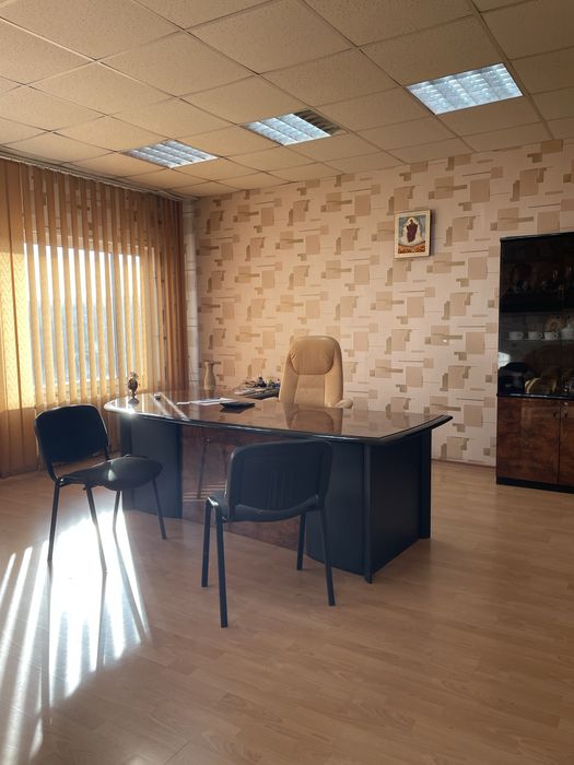 Комплекс виробничих, складських, офісних приміщень.