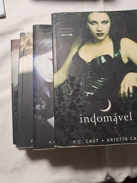 Livros colecção House of the night